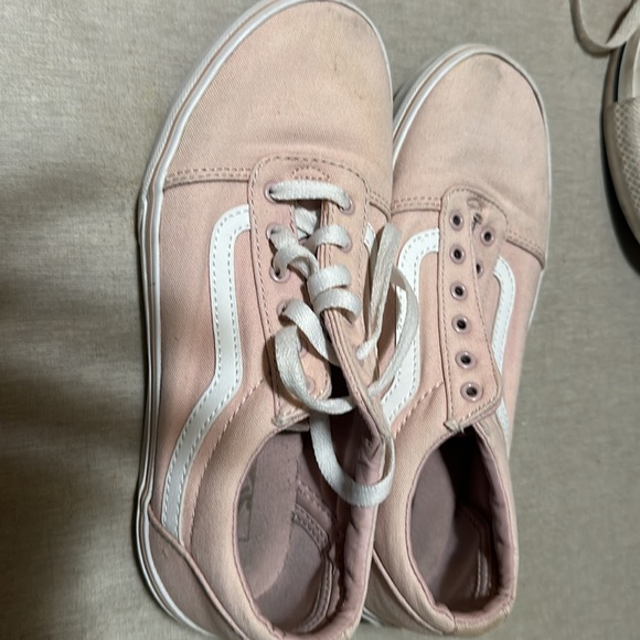 Vans - Picture 2 of 4